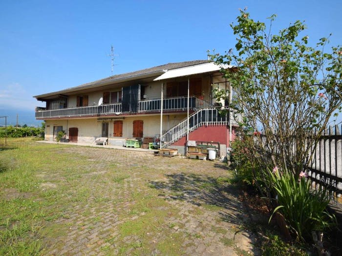 Casa con 6 locali in vendita in Via Giuseppe Bessone, Barge