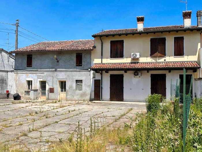 Casa con 6 locali in vendita in Centro, Genivolta