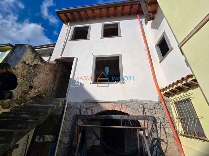 Casa con 6 locali in vendita in Via Castagnola di Sopra, Castagnola, Massa