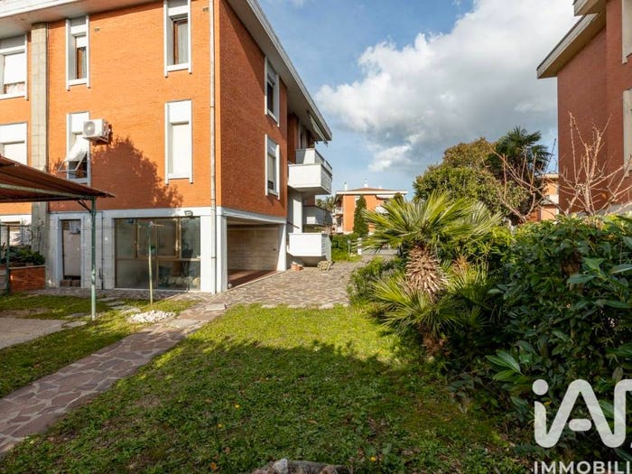 Appartamento con 6 locali in vendita in Via verdi, Crespina e Lorenzana