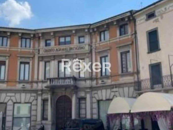 Casa con 6 locali in vendita in Piazza Zanardelli Giuseppe, Centro, Chiari