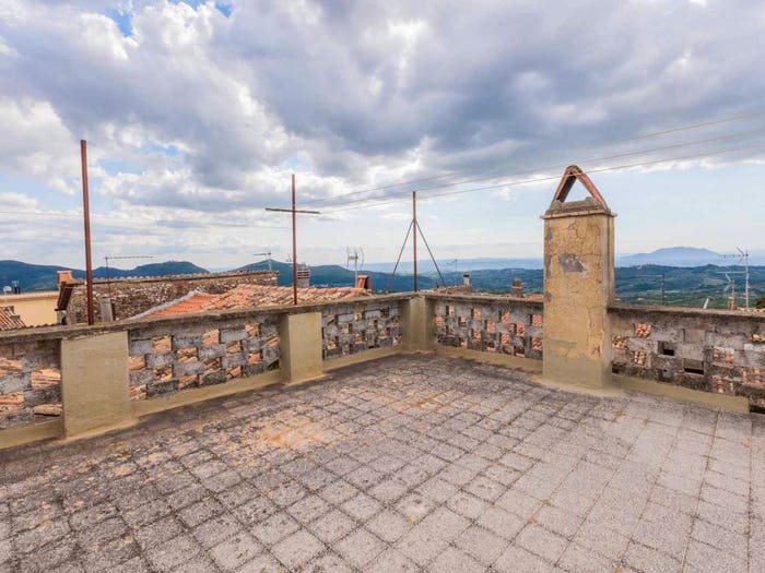 Appartamento con 6 locali in vendita in Via del Colle, Centro, Mompeo