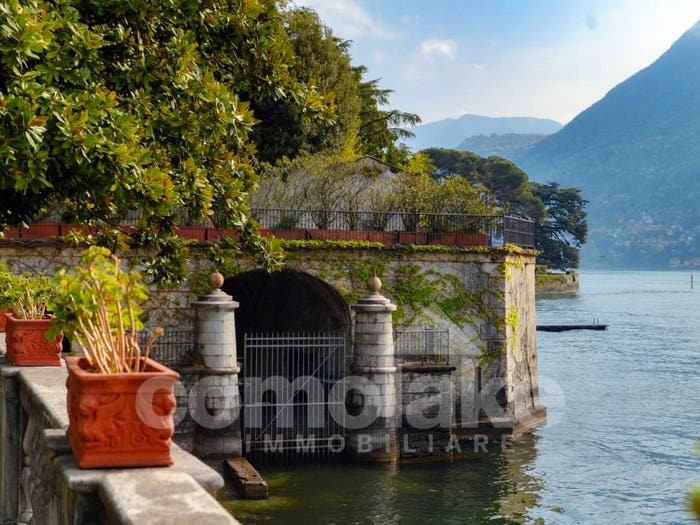 Casa con 6 locali in vendita in Via Regina, Cernobbio