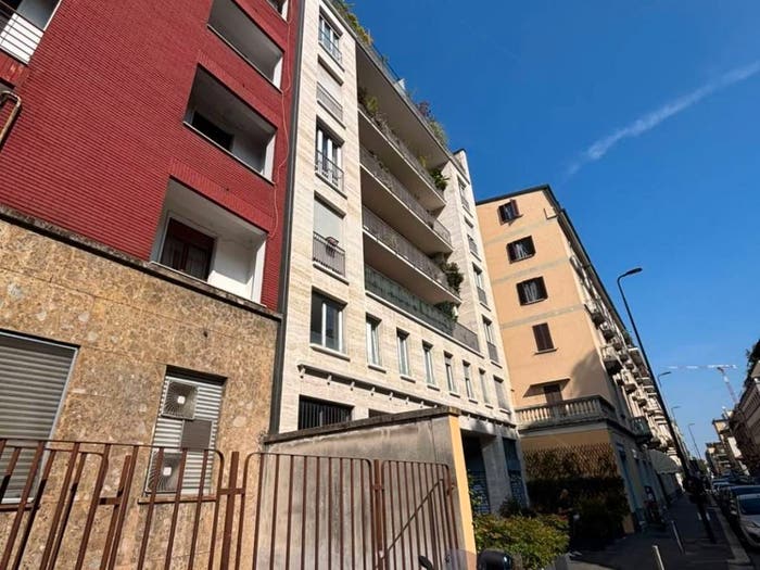 Appartamento trilocale in vendita in Via Carlo Tenca, Repubblica, Milano