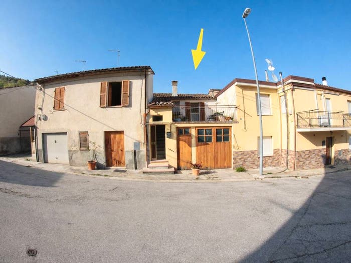 Casa con 6 locali in vendita in Frazione Attiggio, Attiggio, Fabriano