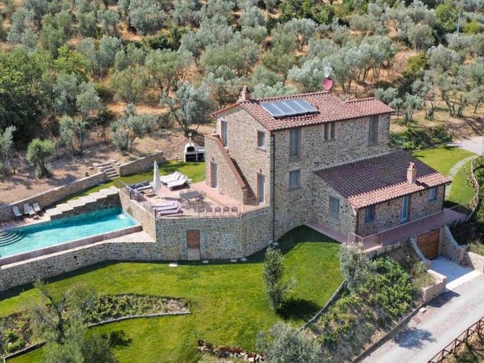 Casa con 6 locali in vendita in Case Sparse Cortona, Cortona