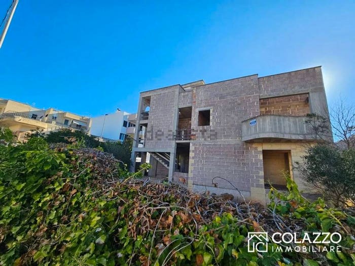 Casa con 6 locali in vendita in Via Lazio, Casarano