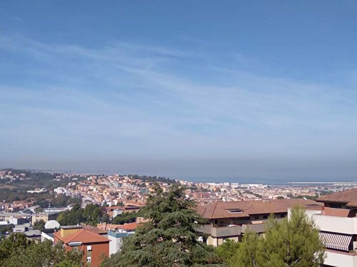 Appartamento trilocale in vendita in Via Benedetto Croce, Tavernelle, Ancona