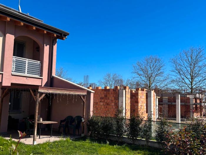 Casa con 5 locali in vendita in Via Rosanna Benzi, Baricella