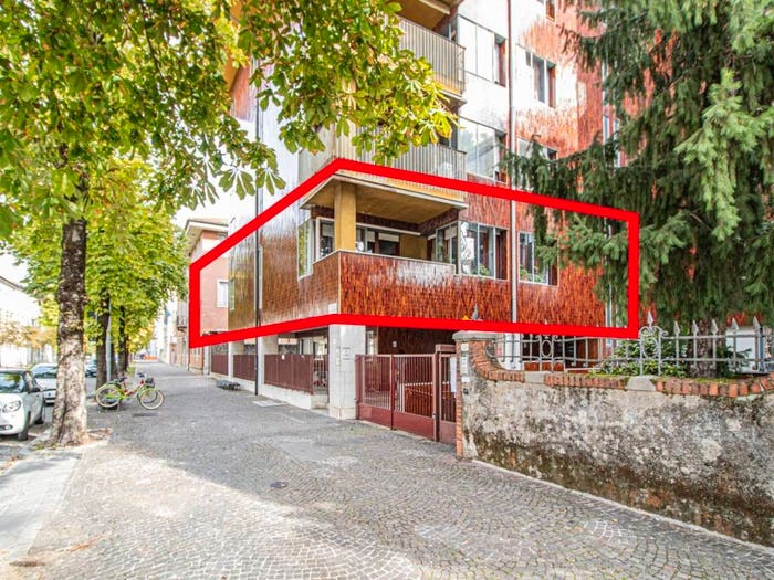 Appartamento con 6 locali in vendita in Via Teobaldo Ciconi, Stazione Europa, Udine