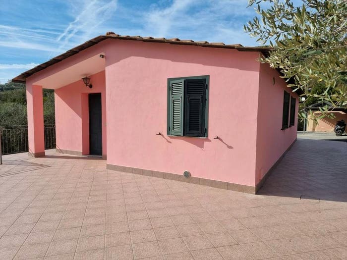 Casa con 5 locali in vendita in Via Fanny Roncati Carli, Oneglia, Imperia