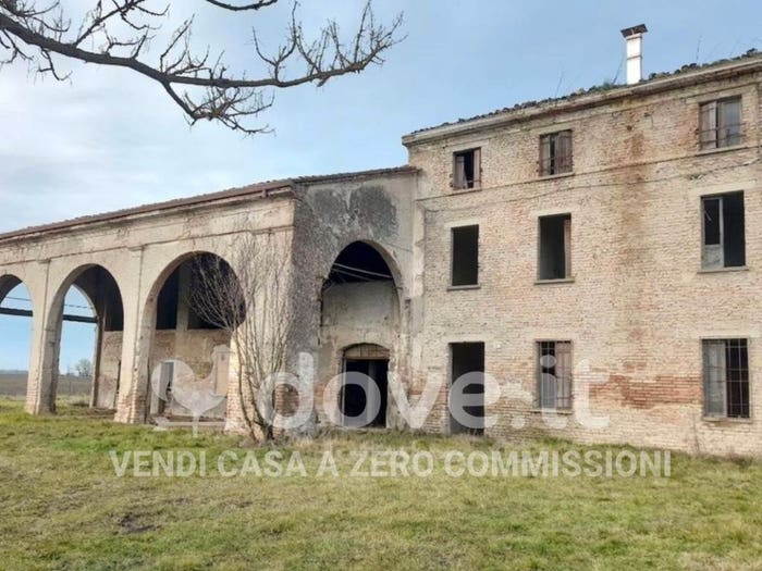 Casa con 6 locali in vendita in Via Strazzetto, Novi di Modena