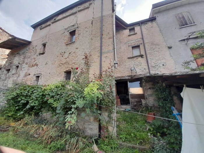Casa trilocale in vendita in Località Piccoli di Calenzano, Bettola