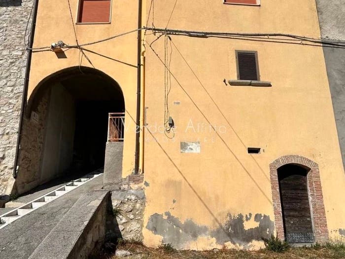 Casa con 5 locali in vendita in Carunchio
