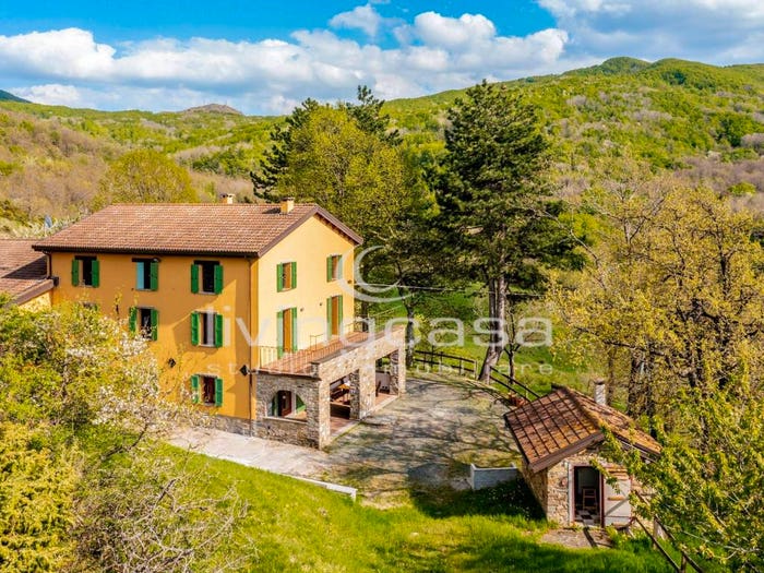 Casa con 6 locali in vendita in Località Fugazzolo Sotto, Berceto