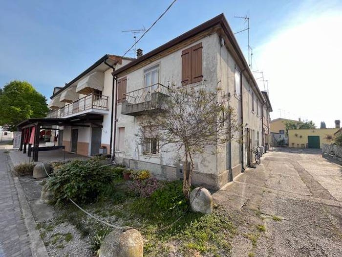 Casa con 6 locali in vendita in Centro, Canaro