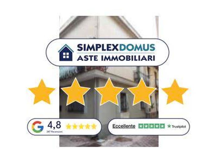 Appartamento trilocale in vendita in Via Raffaele Cadorna, Nizza di Sicilia