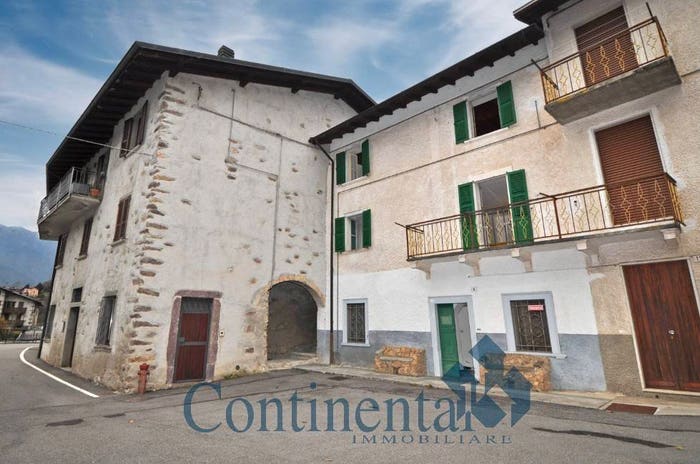 Casa con 6 locali in vendita in Via Papa Giovanni XXIII, Moio de' Calvi