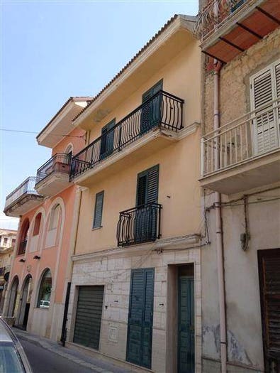 Casa con 6 locali in vendita in Campobello di Licata