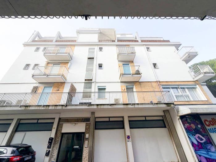 Appartamento trilocale in vendita in Via Ippolito Nievo, Lido Centro Ovest, Jesolo