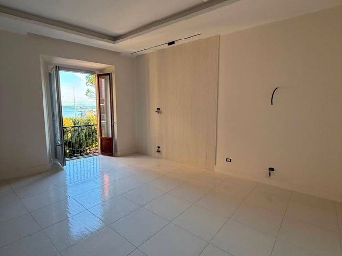 Appartamento trilocale in vendita in Via Tullia, Centro, Formia