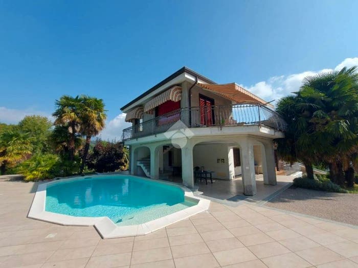 Casa con 6 locali in vendita in Via Rostagno, Roletto