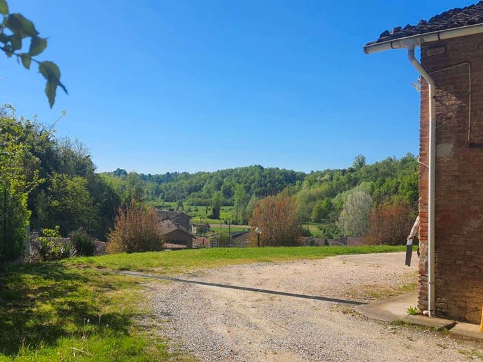 Casa con 6 locali in vendita in Via Montechiaro, Villa San Secondo