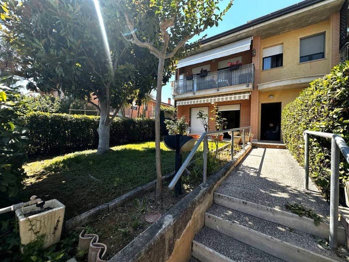 Appartamento quadrilocale in vendita in VIA CILEA, Marina Di Altidona, Altidona