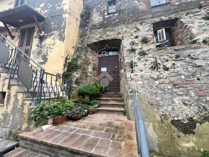 Appartamento trilocale in vendita in Via Piave, Fornole, Amelia