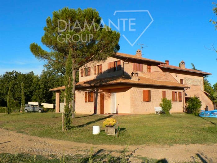 Casa con 6 locali in vendita in Soccorso, Castiglione del Lago