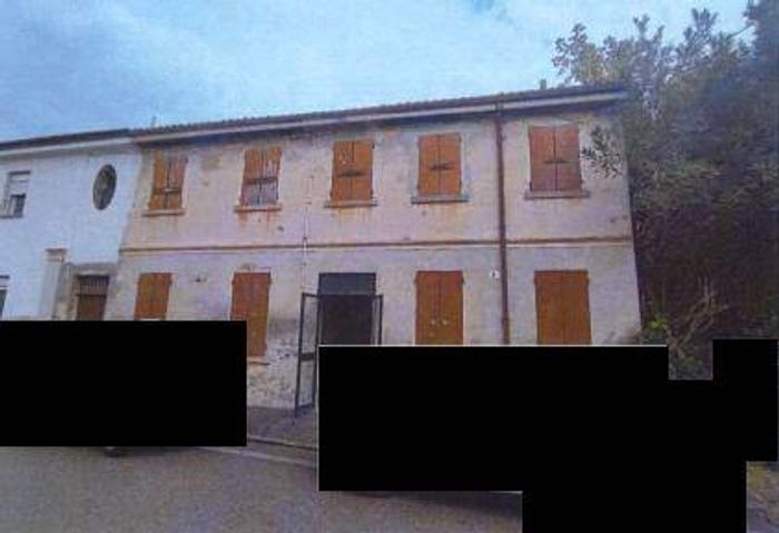 Casa con 6 locali in vendita in Via Roma, Calto