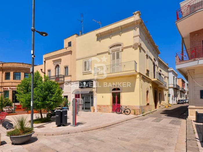 Casa con 6 locali in vendita in Via Vittorio Veneto, Aradeo