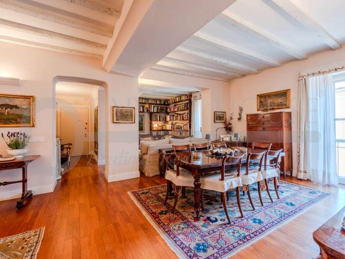 Casa con 5 locali in vendita in Via della Moscova, Turati, Milano