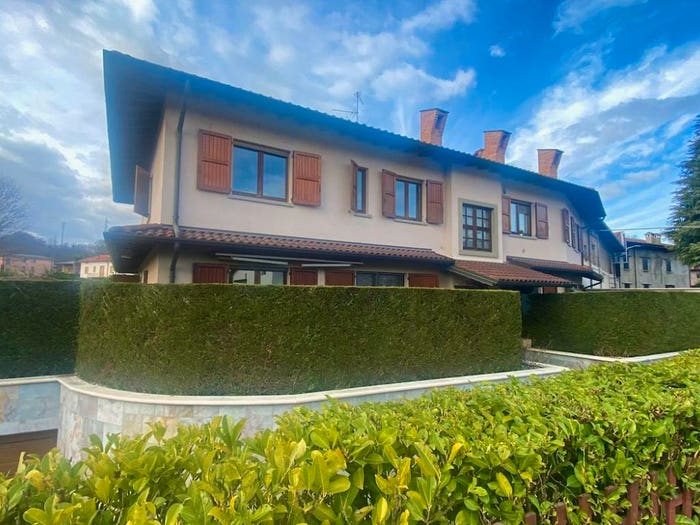 Casa con 6 locali in vendita in VIA DON CARLO GNOCCHI, Presezzo