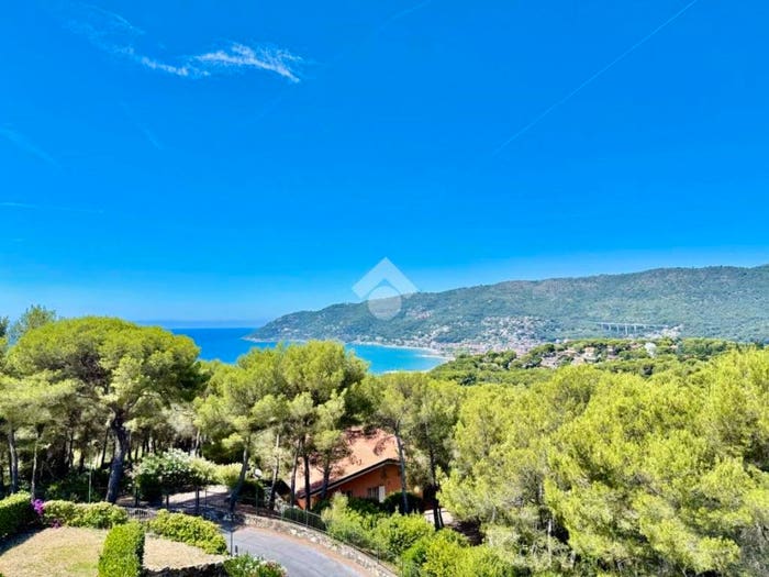 Appartamento quadrilocale in vendita in Str dell'Alto, Marina Di Andora, Andora