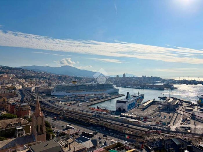 Appartamento con 5 locali in vendita in Via San Fermo, Dinegro, Genova