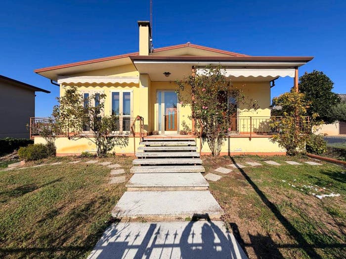 Casa con 6 locali in vendita in Via Pier Domenico Frattini, Centro, Legnago
