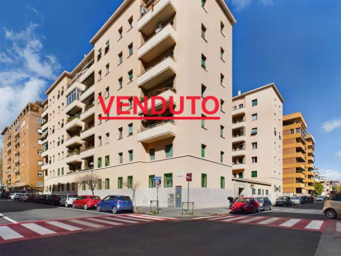 Appartamento quadrilocale in vendita in Via Ignazio Persico, Garbatella, Roma