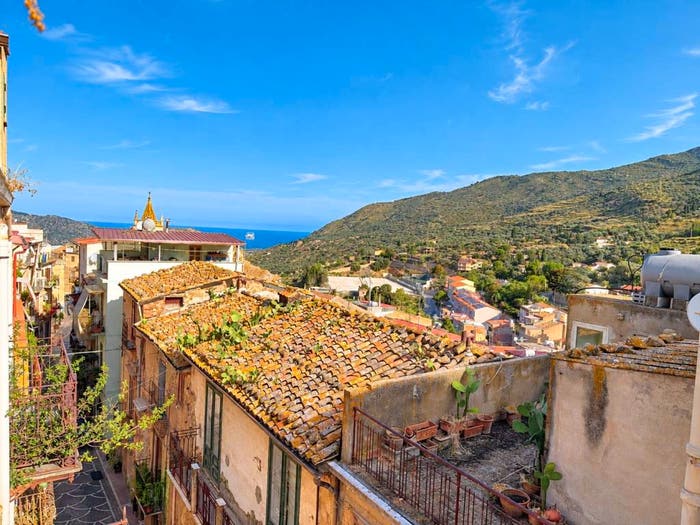 Casa con 5 locali in vendita in Via Lauro, Pettineo