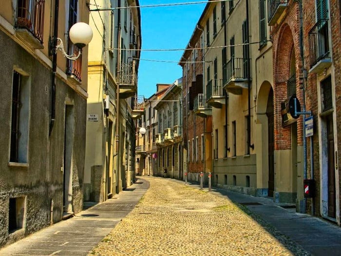 Appartamento con 5 locali in vendita in Via Giuseppe Maria Bonzanigo SNC, Centro Storico, Asti