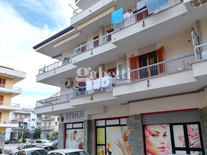 Appartamento con 5 locali in vendita in Via Massaua, Centro, Sant'Agata di Militello