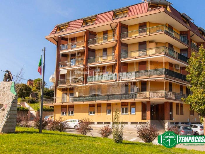 Appartamento quadrilocale in vendita in Via Don Minzoni, Centro, Bellinzago Novarese