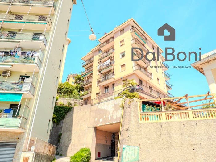 Appartamento trilocale in vendita in Sampierdarena, Genova