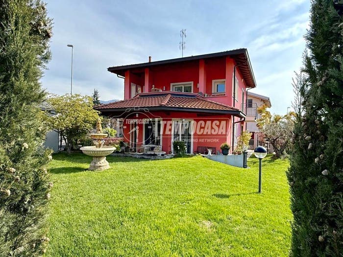 Casa quadrilocale in vendita in Via Cantù, Centro, Imbersago
