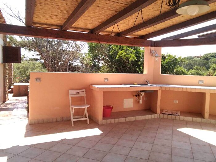 Casa con 6 locali in vendita in Via Capizza di Vacca, Ruoni, Santa Teresa Gallura