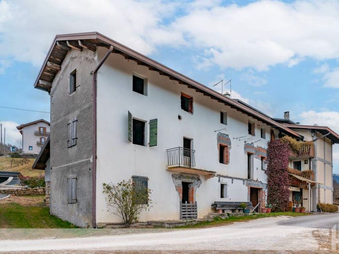 Casa con 6 locali in vendita in Via Libertà, Belluno