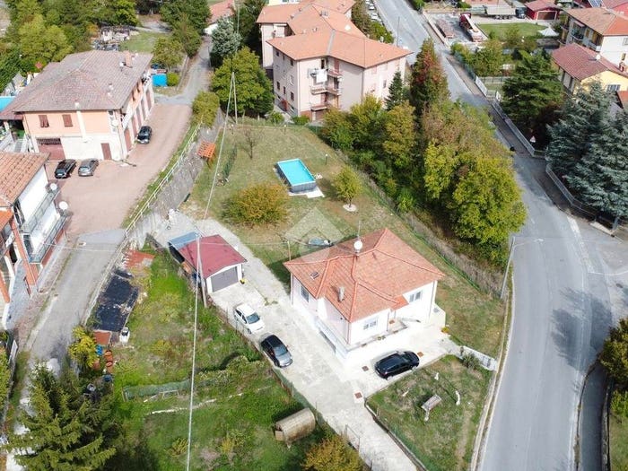 Casa quadrilocale in vendita in Via Cavalieri di Vittorio Veneto, Carrosio