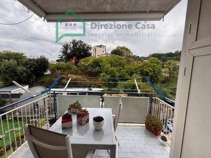 Appartamento trilocale in vendita in Prolungamento Carlo De Marco, San Carlo All'Arena, Napoli