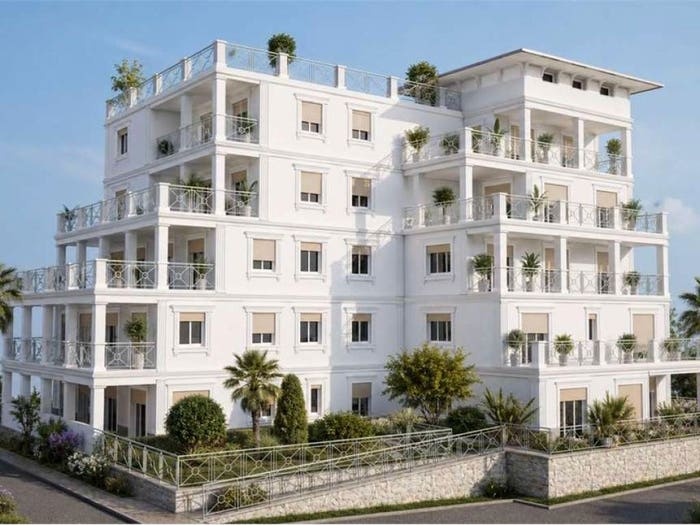Appartamento con 6 locali in vendita in via regina margherita, Centro, Bordighera