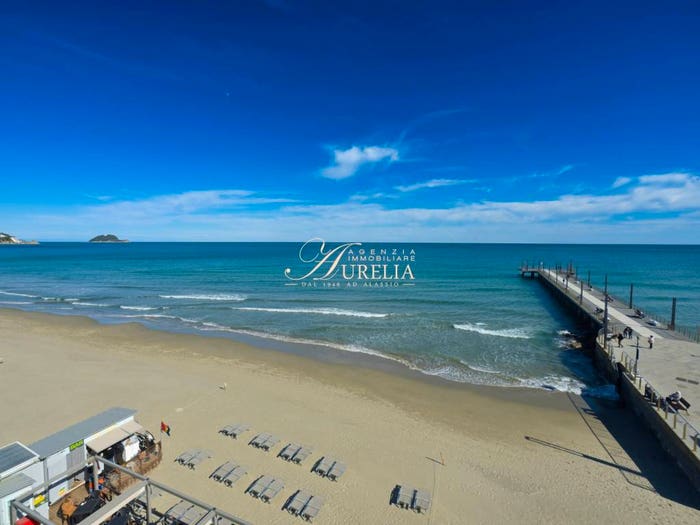 Appartamento trilocale in vendita in Vico al Molo, Centro, Alassio